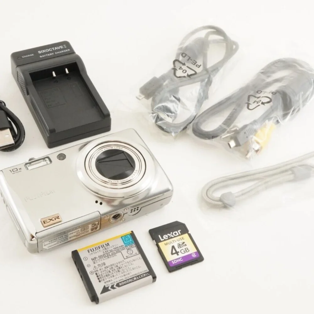 FUJIFILM FinePix F70 EXR Silver In Box With 4GB SDHC Card